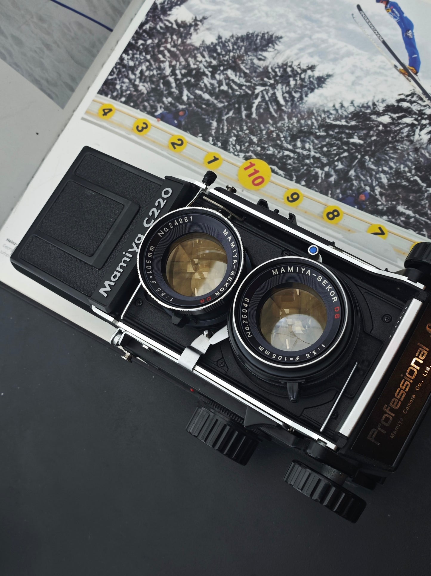Mamiya C220 Professional F with Mamiya-Sekor DS 105mm F3.5