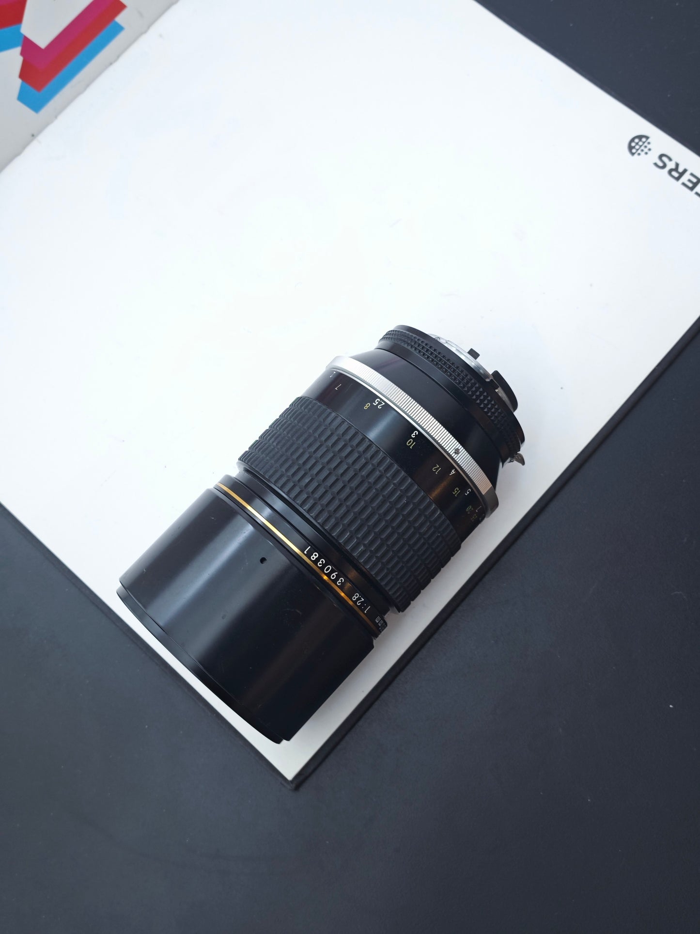Nikon ED Nikkor 180mm F2.8 Ai-S #390381