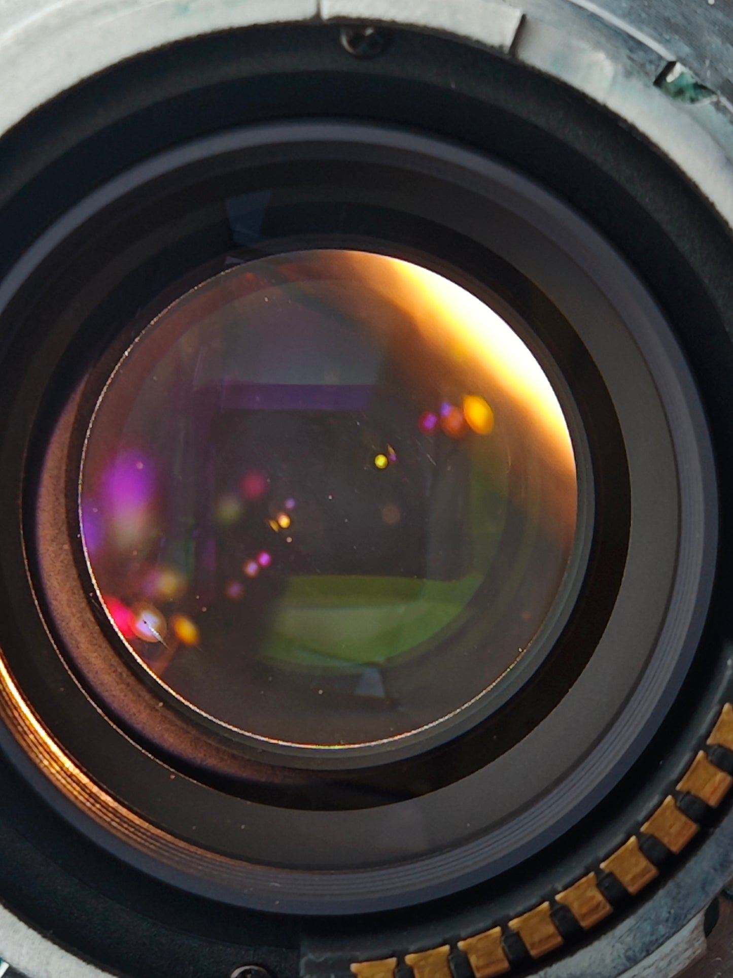 Contax G1 Green label with Carl Zeiss Planar 45mm F2 T*(+TLA200 flash)