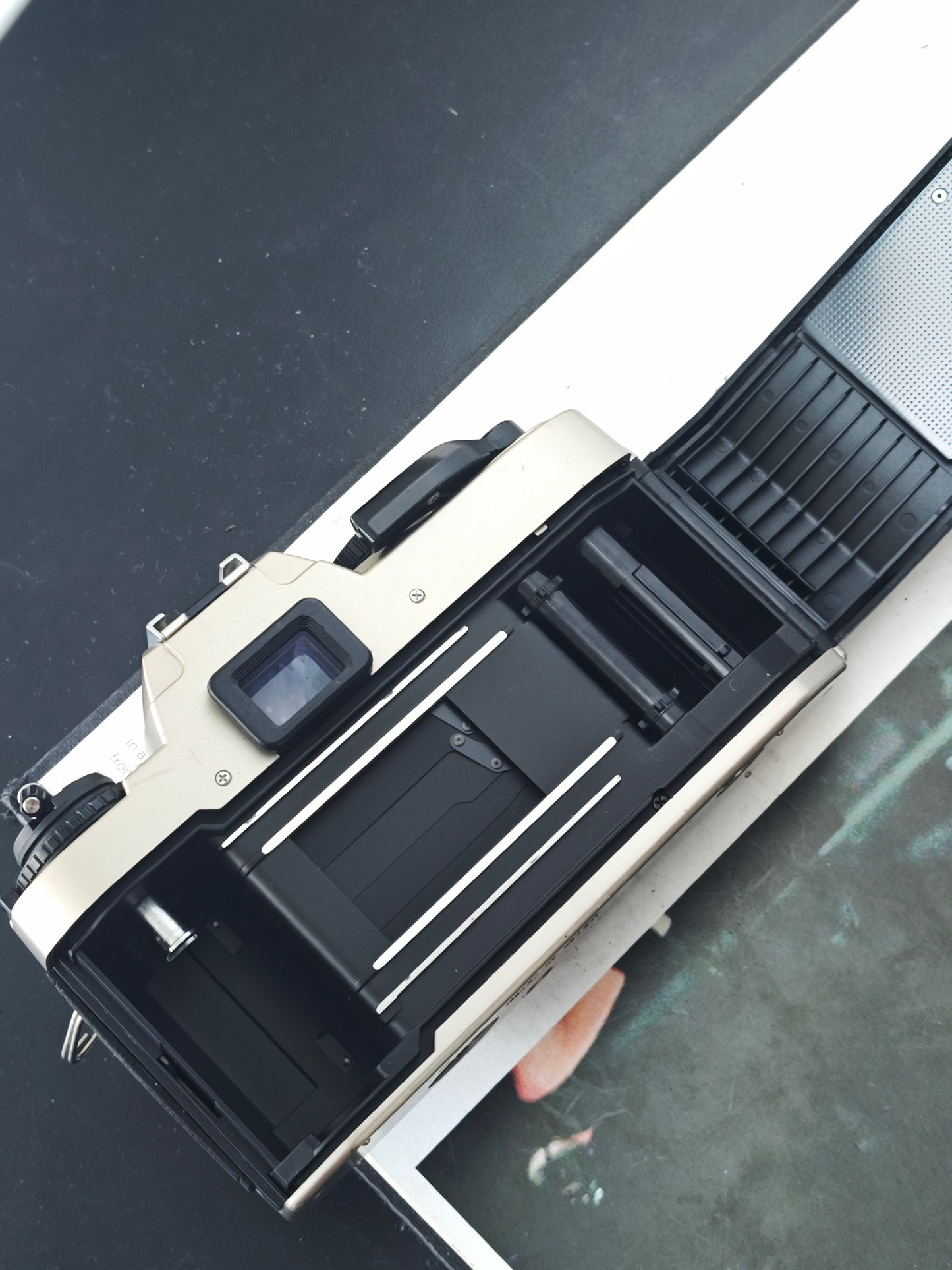 Nikon FE10 body