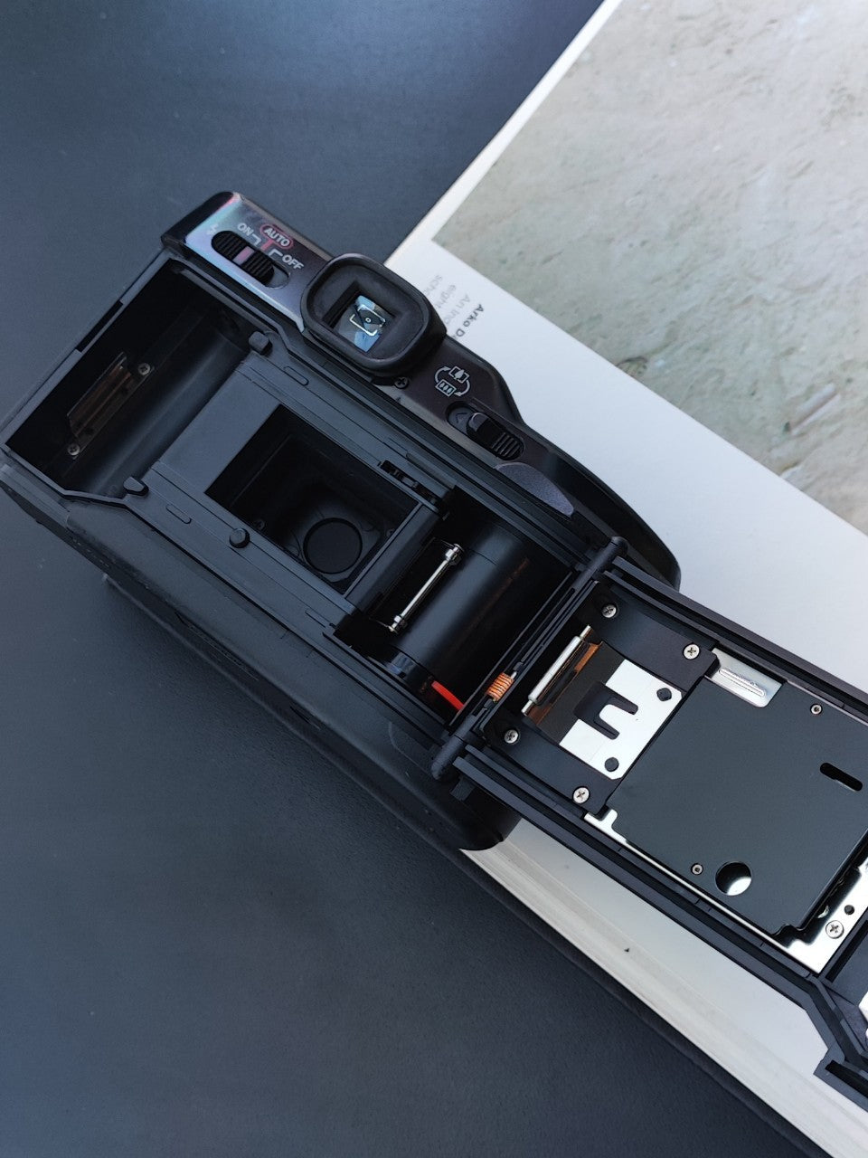 Canon Autoboy TELE Quartz Date
