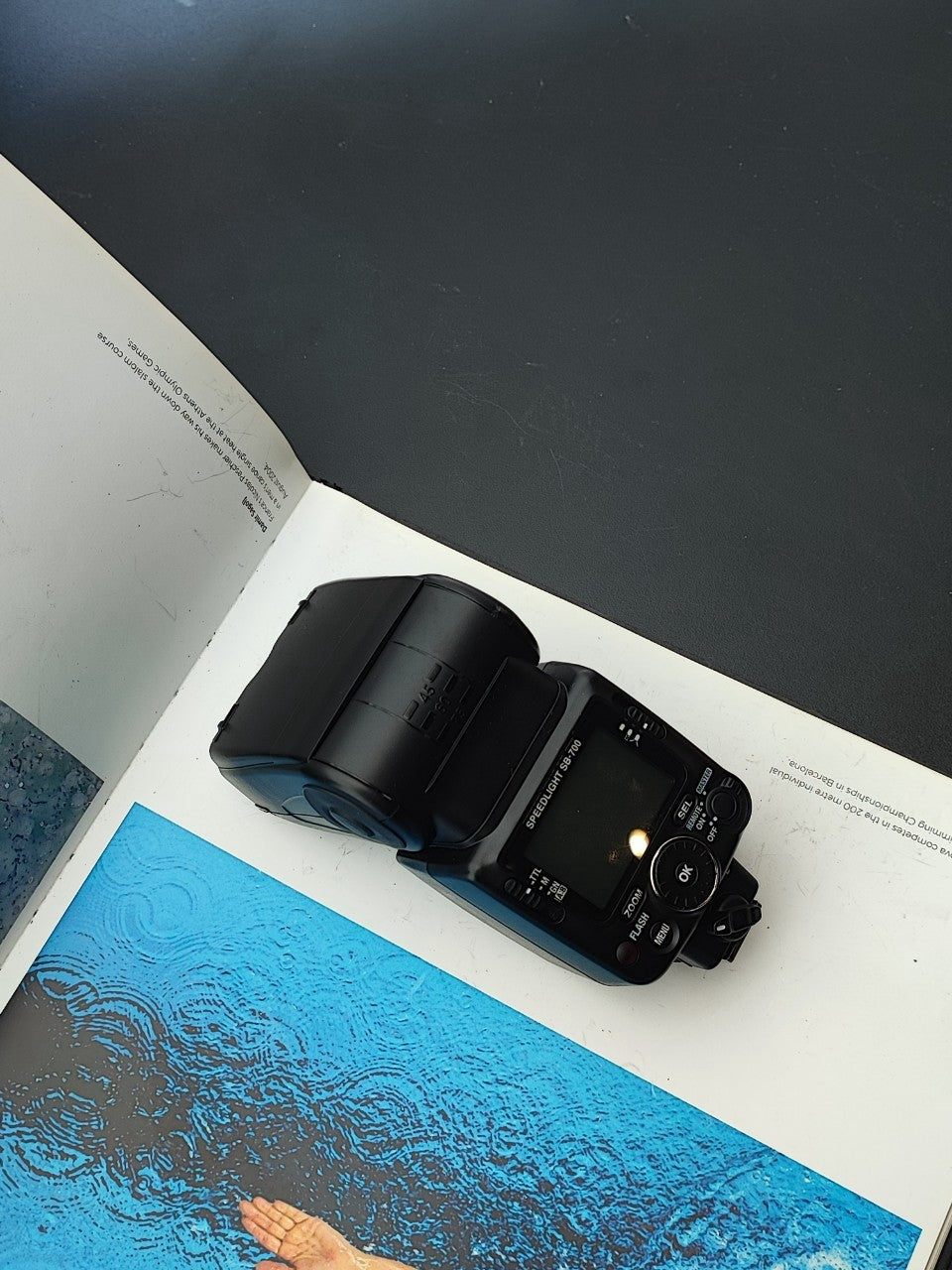 Nikon Speedlight SB-700 #2075325