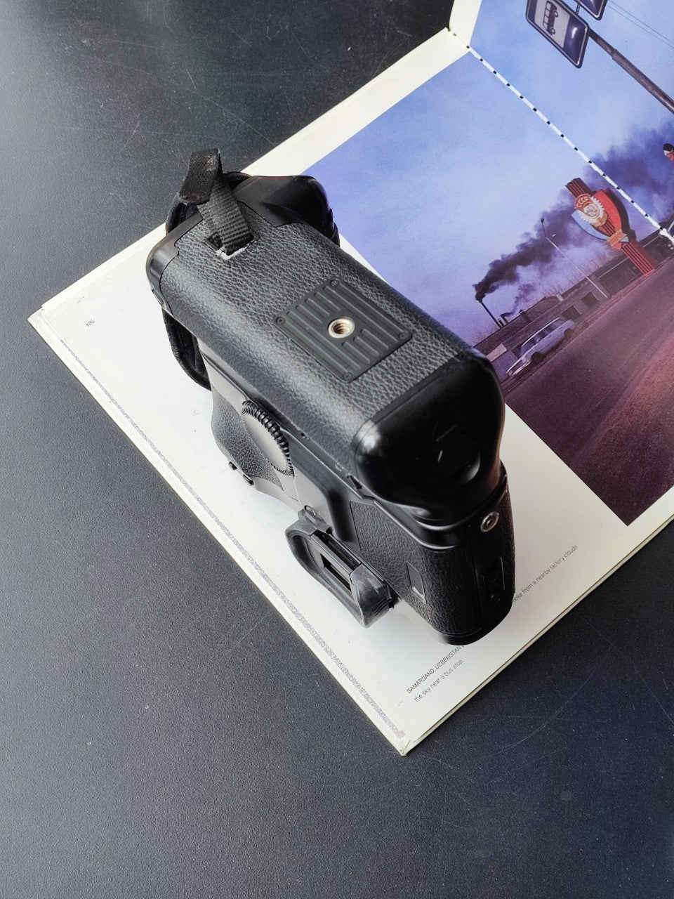 佳能 EOS-1N 带电池手柄