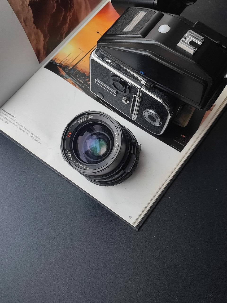 Hassleblad 503cw with Carl Zeiss Distagon CF 60mm F3.5 T*