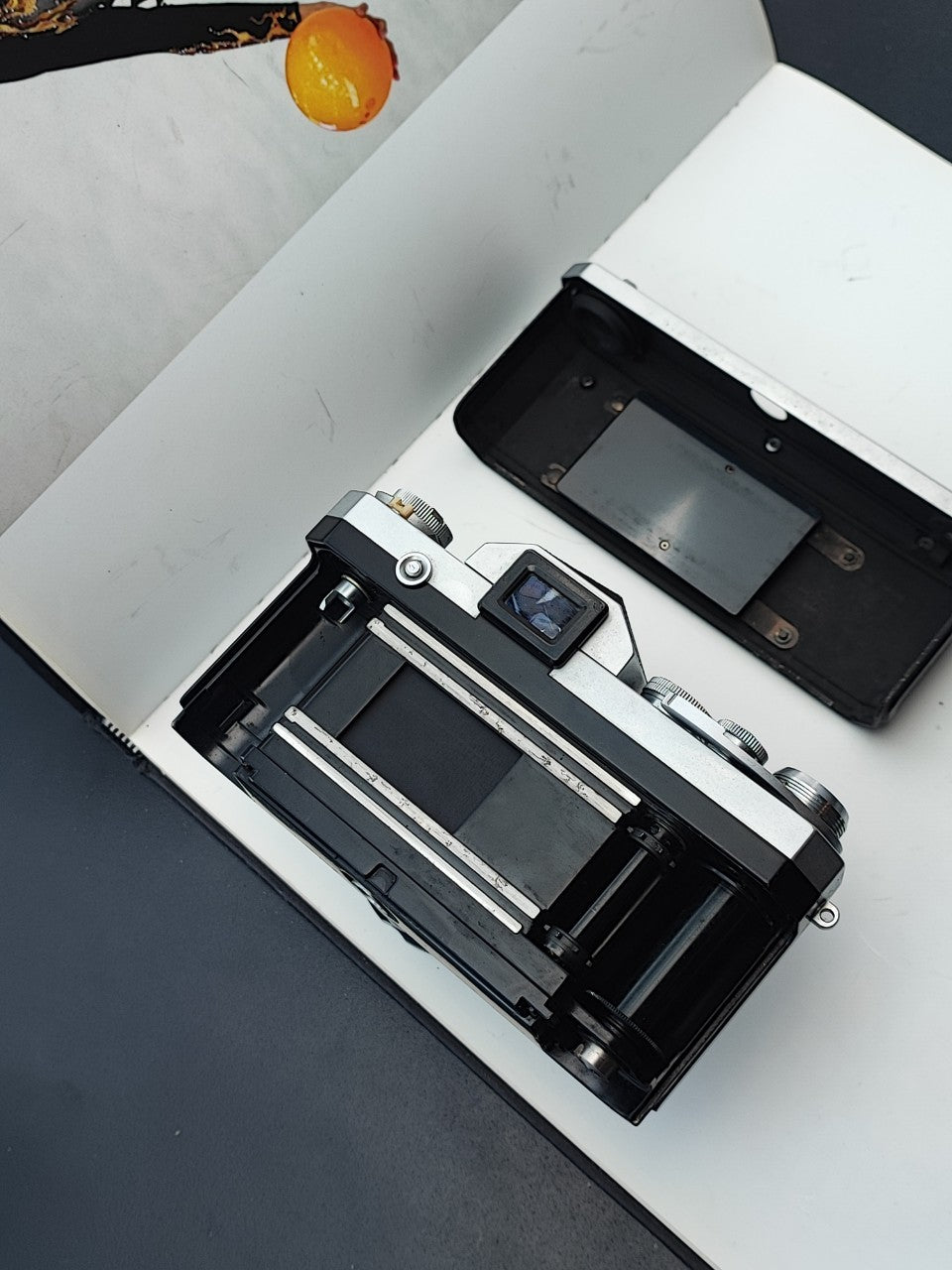 Nikon F with Nippon Kogaku Japan Nikkor-H Auto 50mm F2