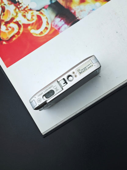 Used Canon IXY 210F silver Digital Camera