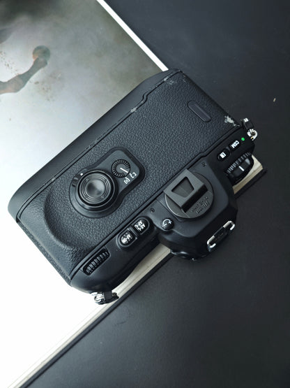 Nikon F100 body  [with box] #2194939