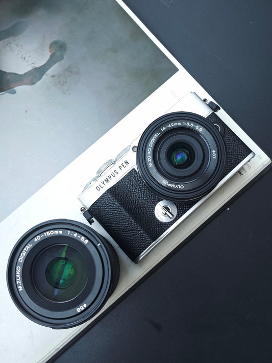 Used Olympus PEN E-P7 with Double Zoom Kit