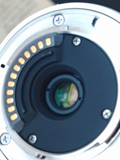 Used Nikon 1 S2 White with 1 NIKKOR VR 10-30mm F3.5-5.6 [No charger]