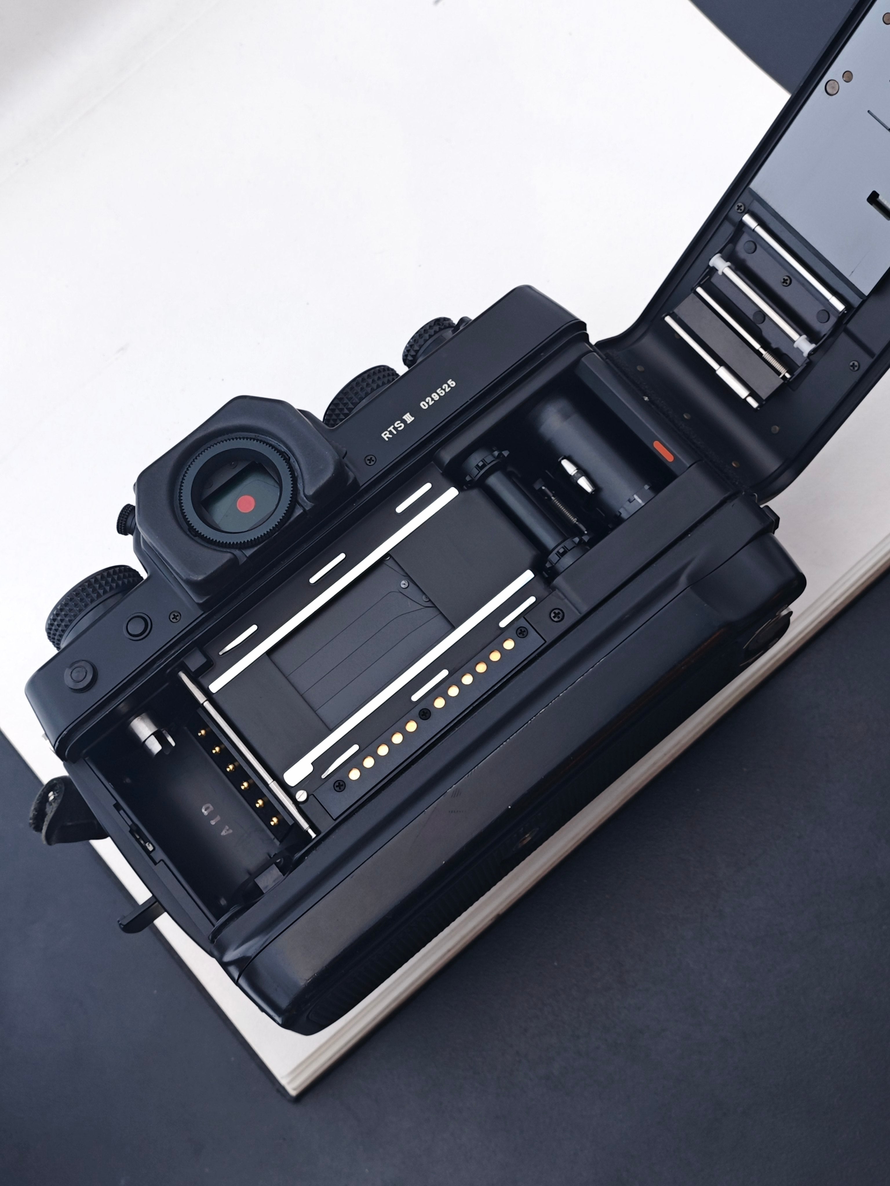 READ* Contax RTSIII with Carl Zeiss Planar 50mm F1.4 T* MMJ – UNIT