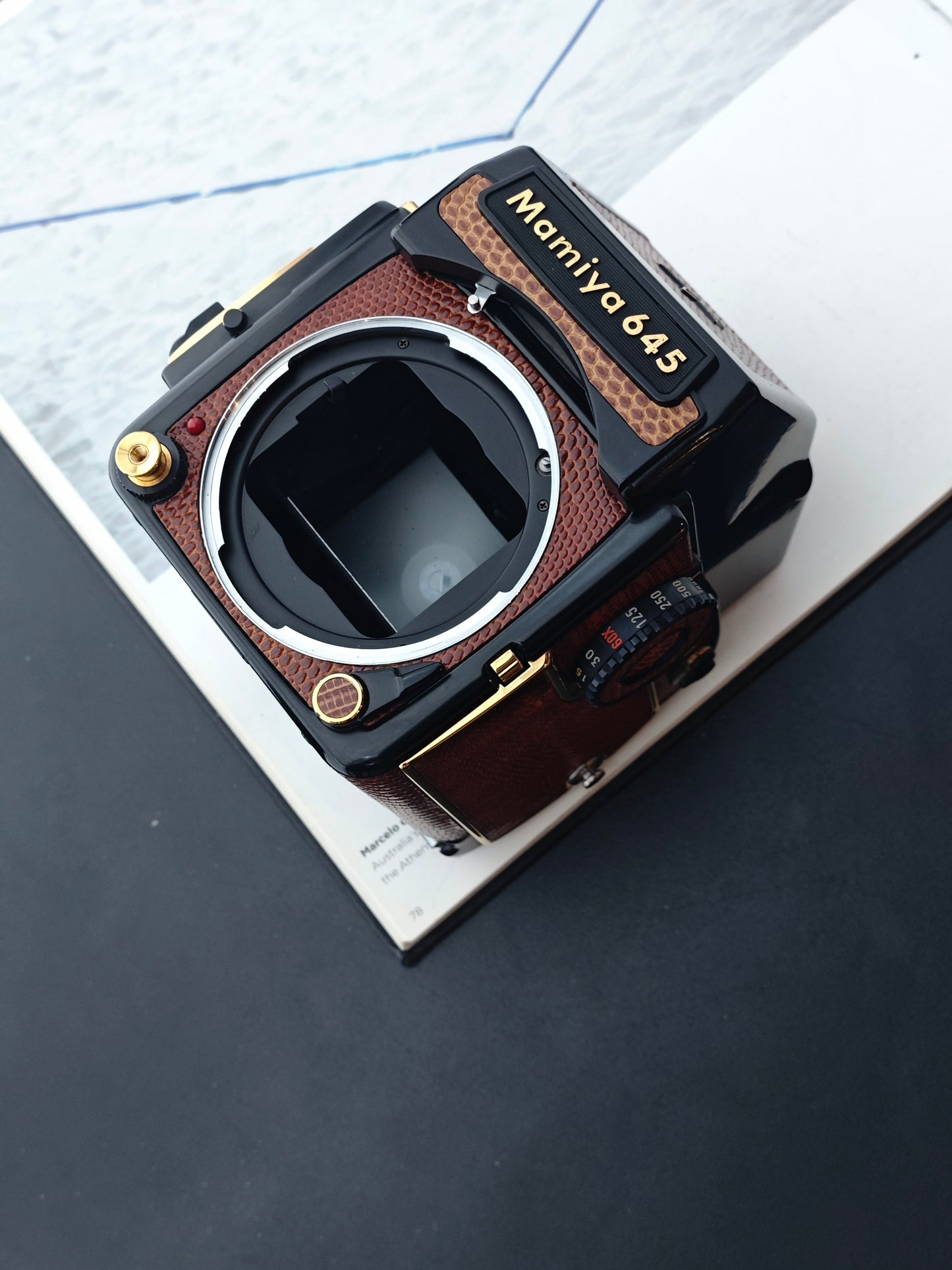 Mamiya M645 1000S Gold Edition body #L90519