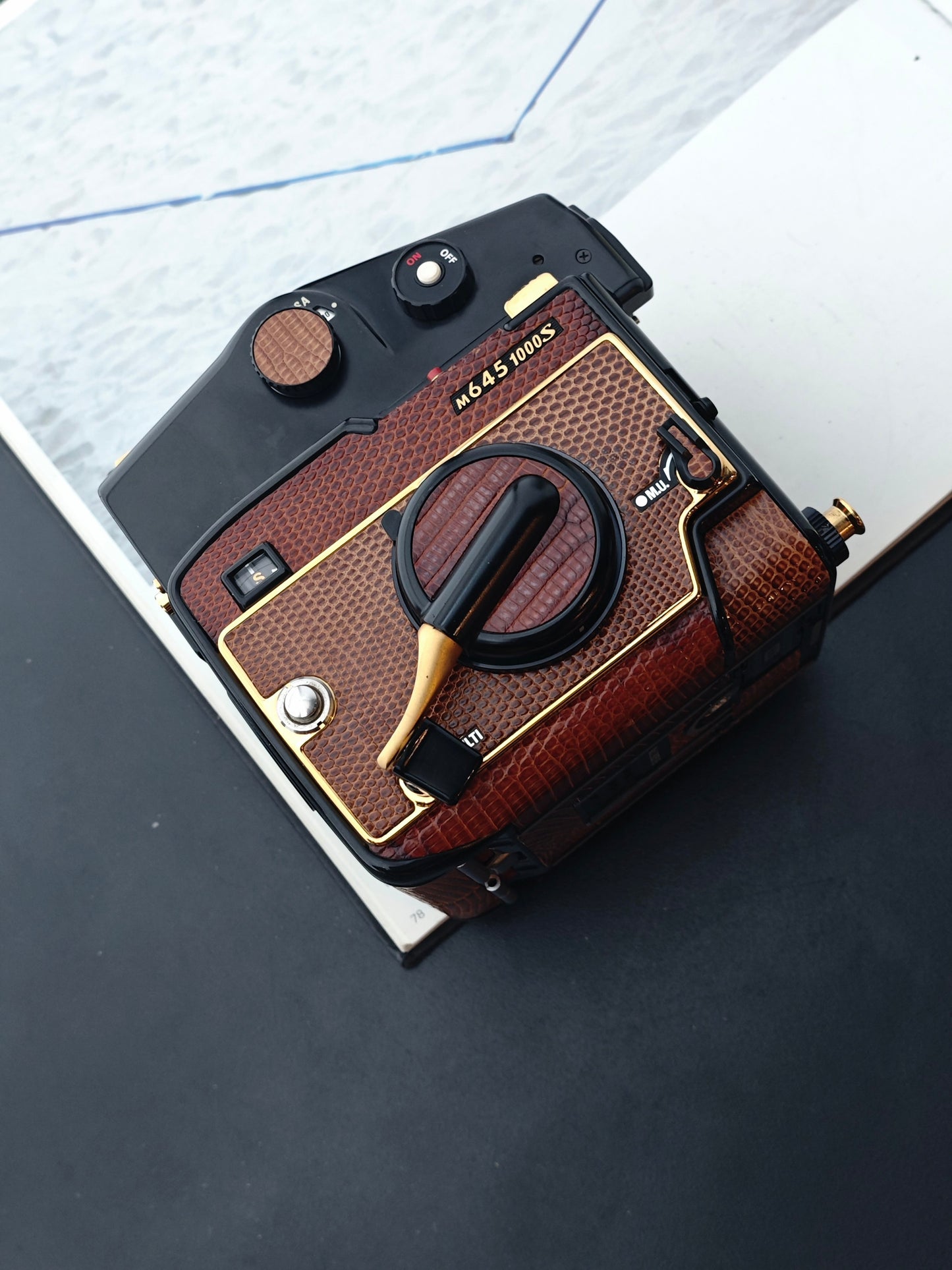 Mamiya M645 1000S Gold Edition body #L90519