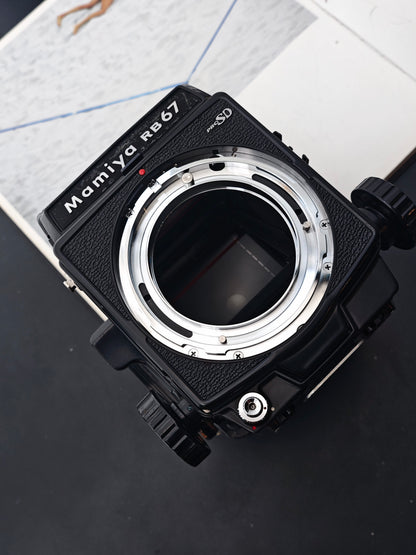 Mamiya RB67 PRO SD body (with 6x8 magazine)