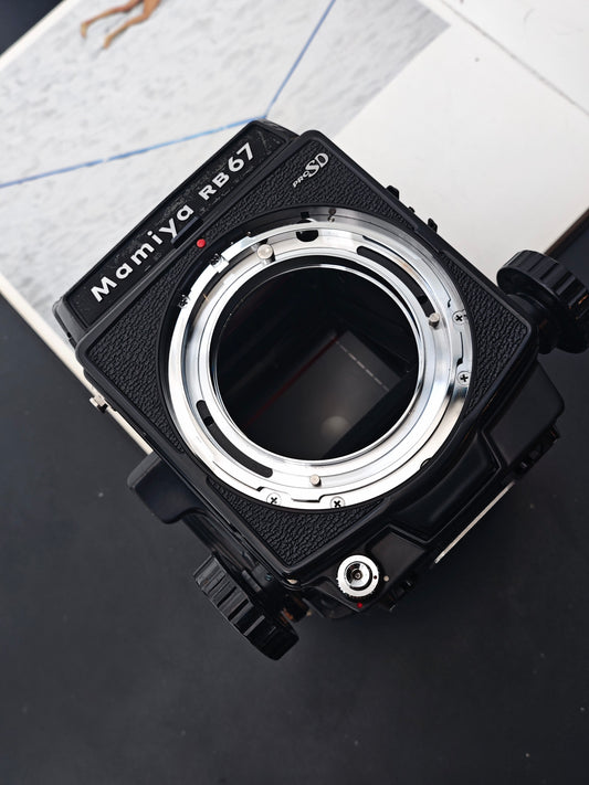 Mamiya RB67 PRO SD body (with 6x8 magazine)