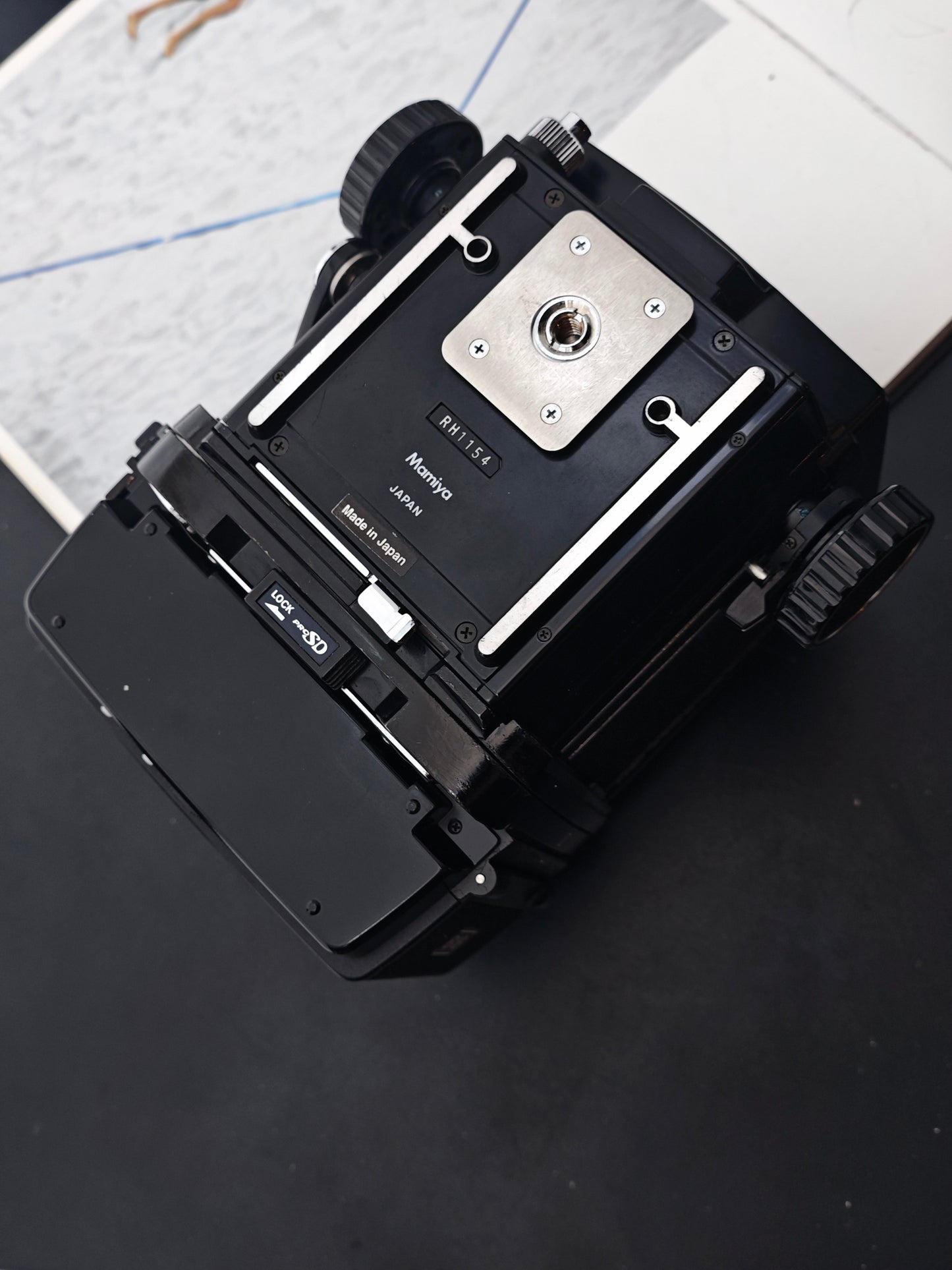 Mamiya RB67 PRO SD body (with 6x8 magazine)