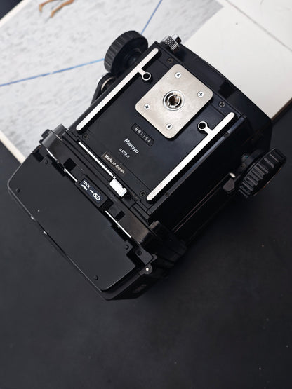 Mamiya RB67 PRO SD body (with 6x8 magazine)