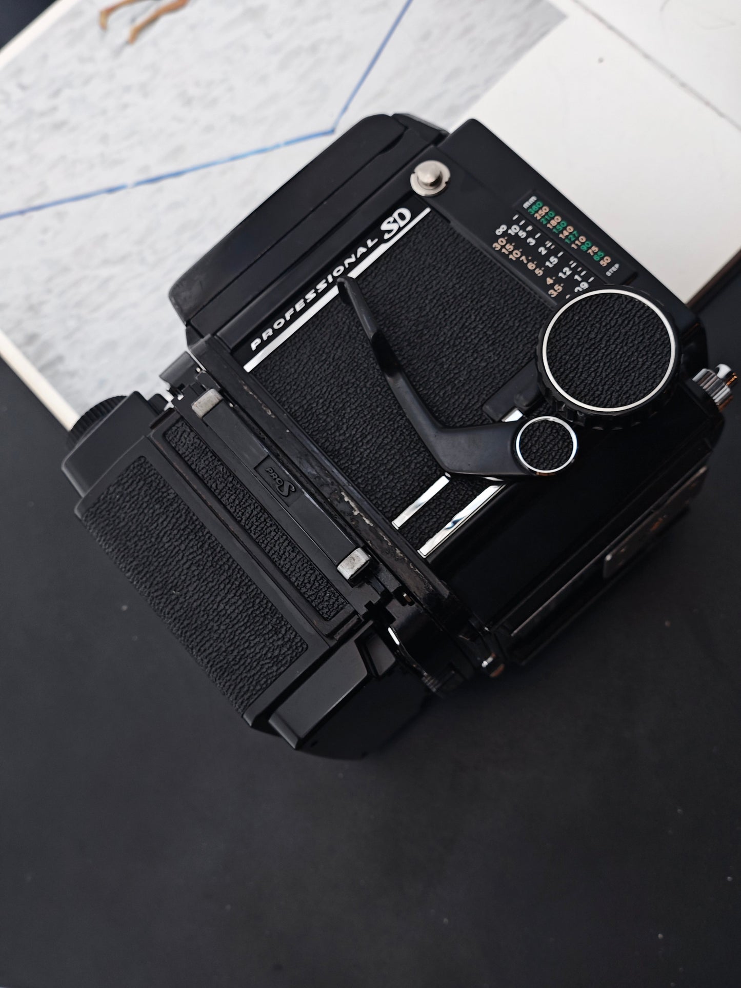 Mamiya RB67 PRO SD body (with 6x8 magazine)