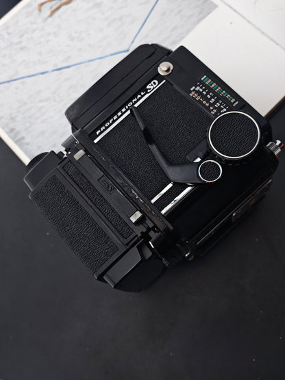 Mamiya RB67 PRO SD body (with 6x8 magazine)