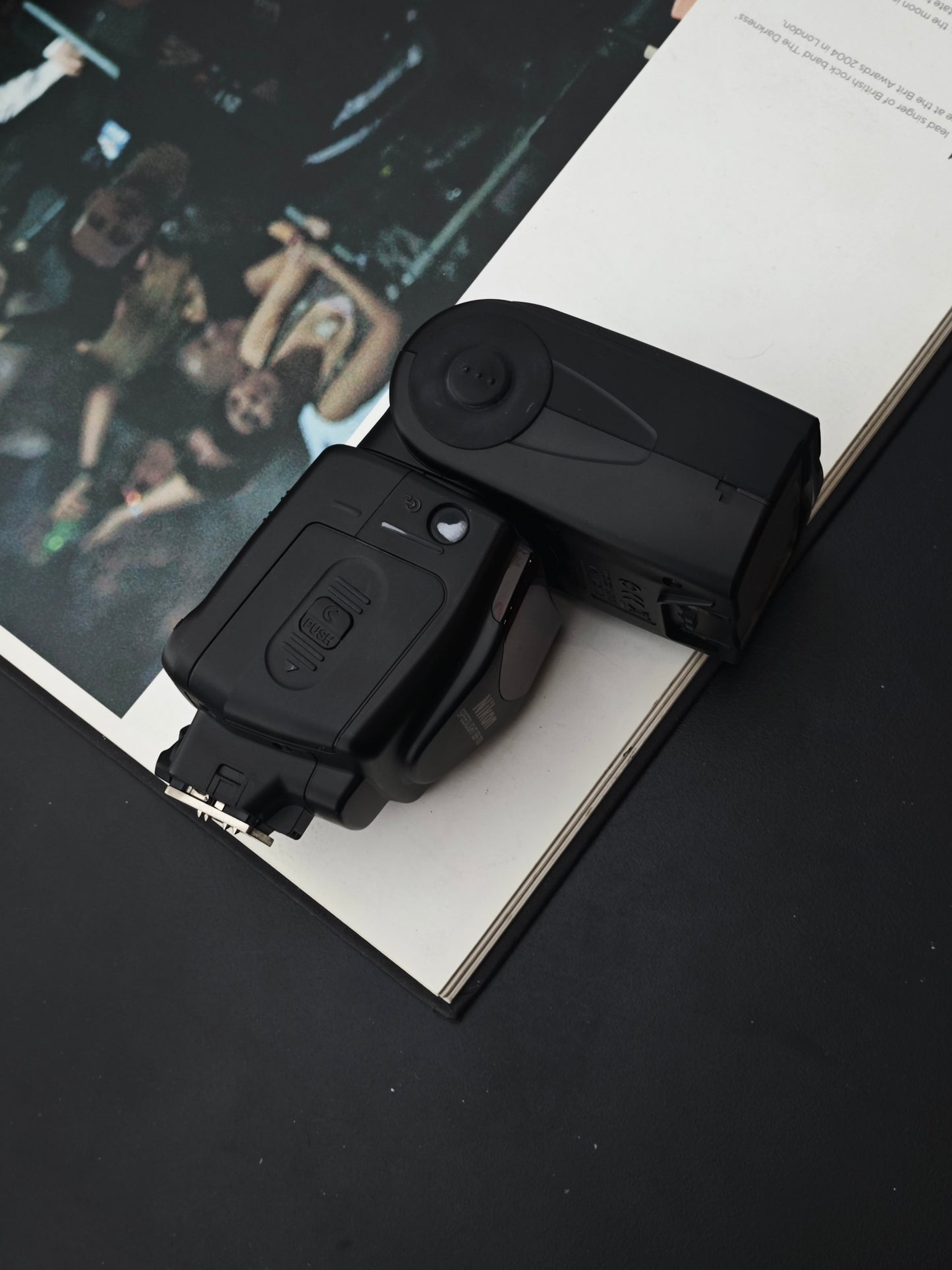 Nikon Speedlight SB-700 #2372660