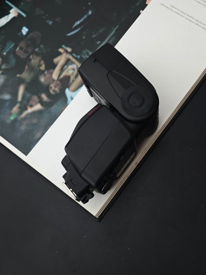 Nikon Speedlight SB-700 #2372660