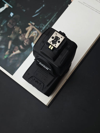 Nikon Speedlight SB-700 #2372660