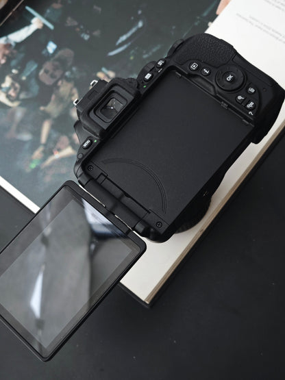 Used Nikon D5500 with Nikon DX VR AF-S 18-55mm F3.5-5.6 G II Digital Camera