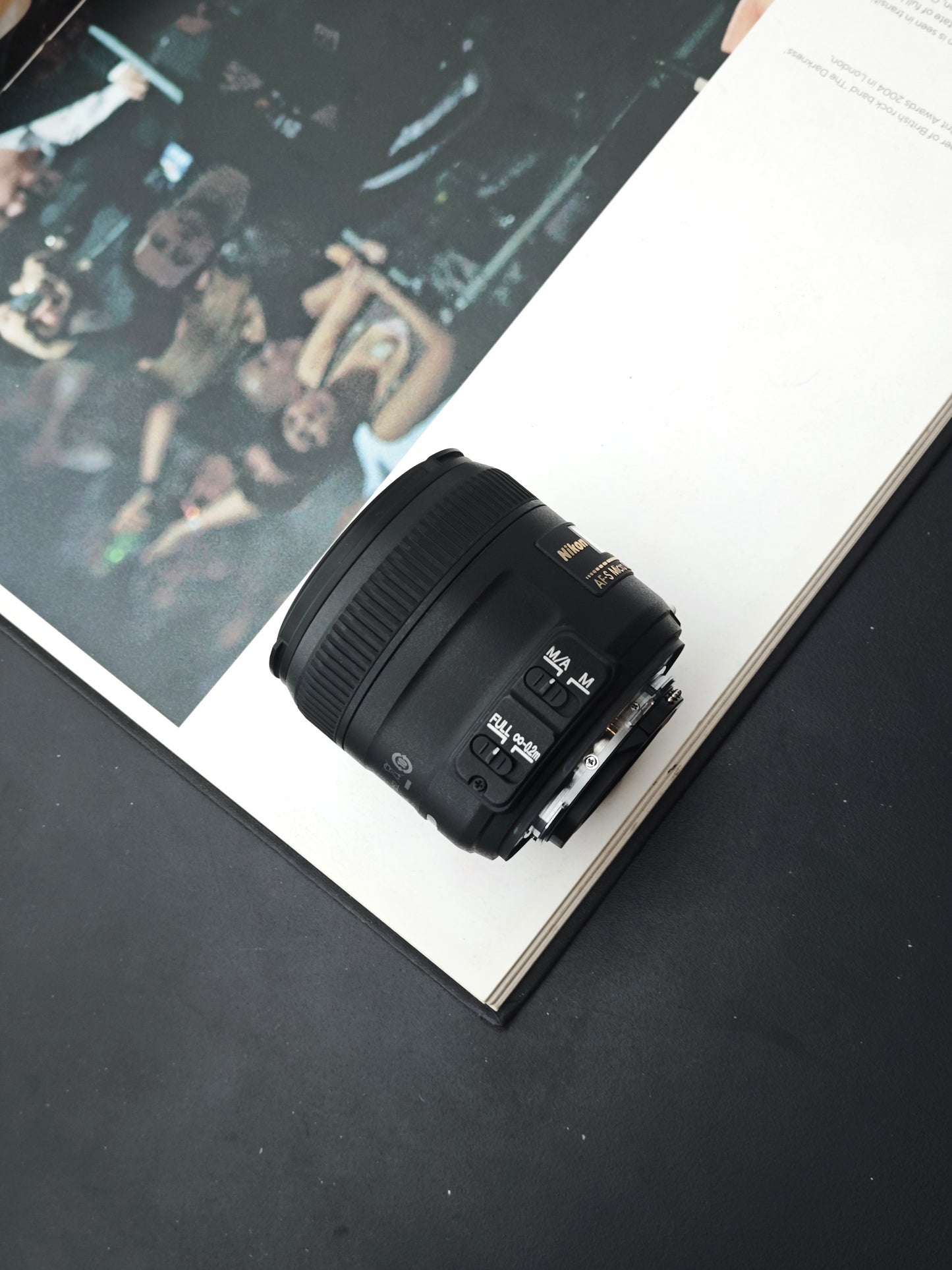 Used Nikon D5500 with Nikon DX VR AF-S 18-55mm F3.5-5.6 G II Digital Camera