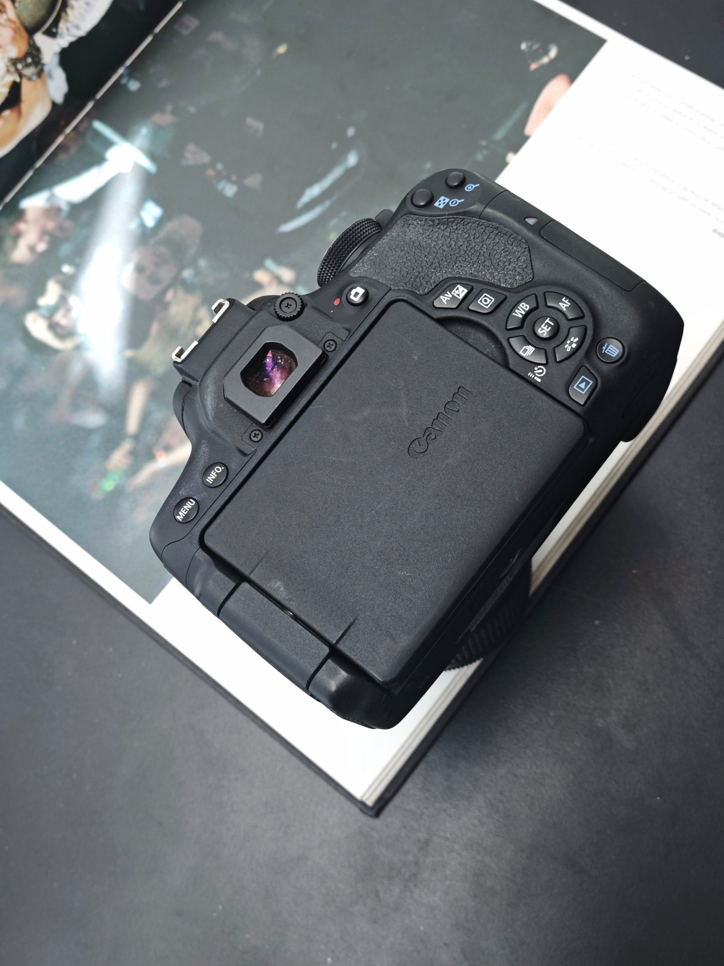 Used Canon EOS Kiss X8i with EF-S 18-55mm IS STM [No charger]