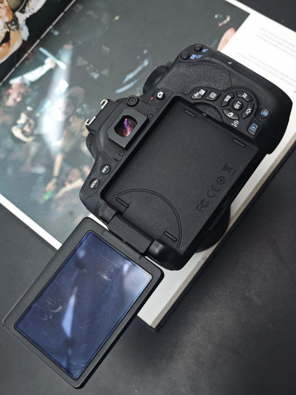 Used Canon EOS Kiss X8i with EF-S 18-55mm IS STM [No charger]
