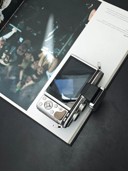 Used Olympus PEN E-PL8 with Double Zoom Kit Digital Camera