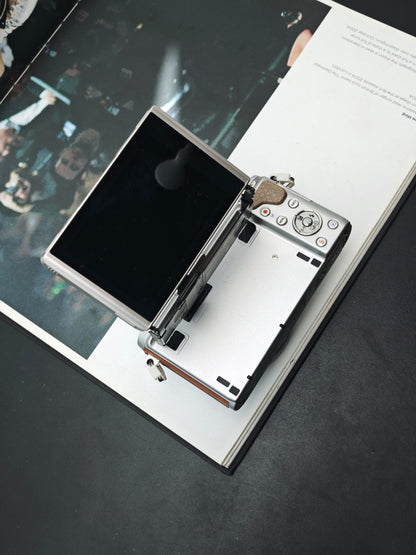 Used Olympus PEN E-PL8 with Double Zoom Kit Digital Camera