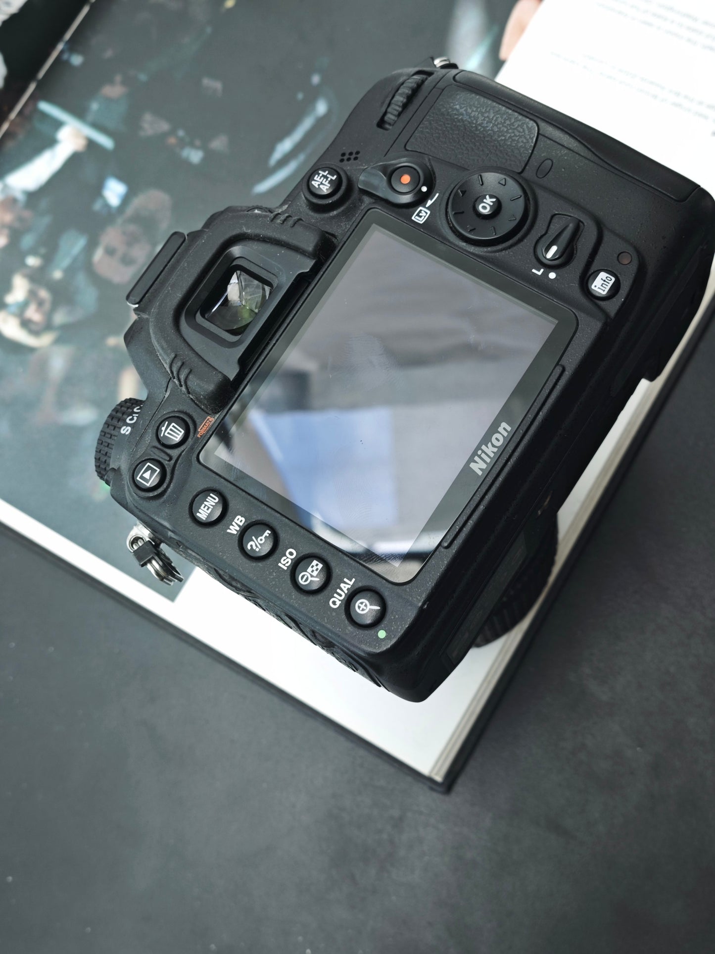 Used Nikon D7000 with DX VR AF-S Nikkor 18-105mm F3.5-5.6 G ED Digital Camera [No charger]