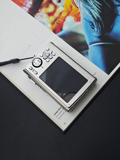 Used Olympus μ 1030 SW Digital Camera