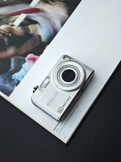 Used Casio EXILIM EX-Z1200 Digital Camera [No charger]