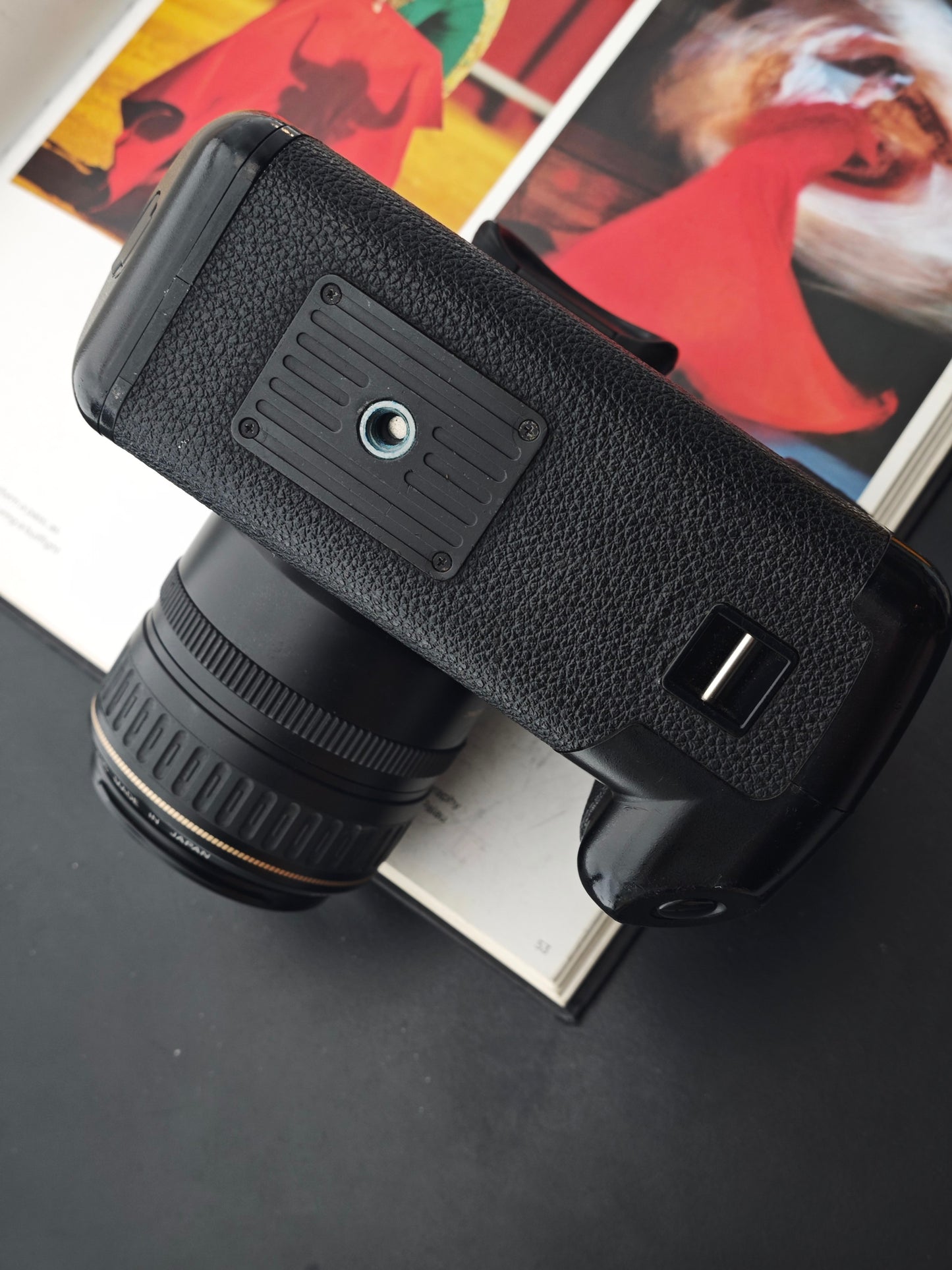 Canon EOS-1N with Canon Zoom Lens EF 28-105mm F3.5-4.5