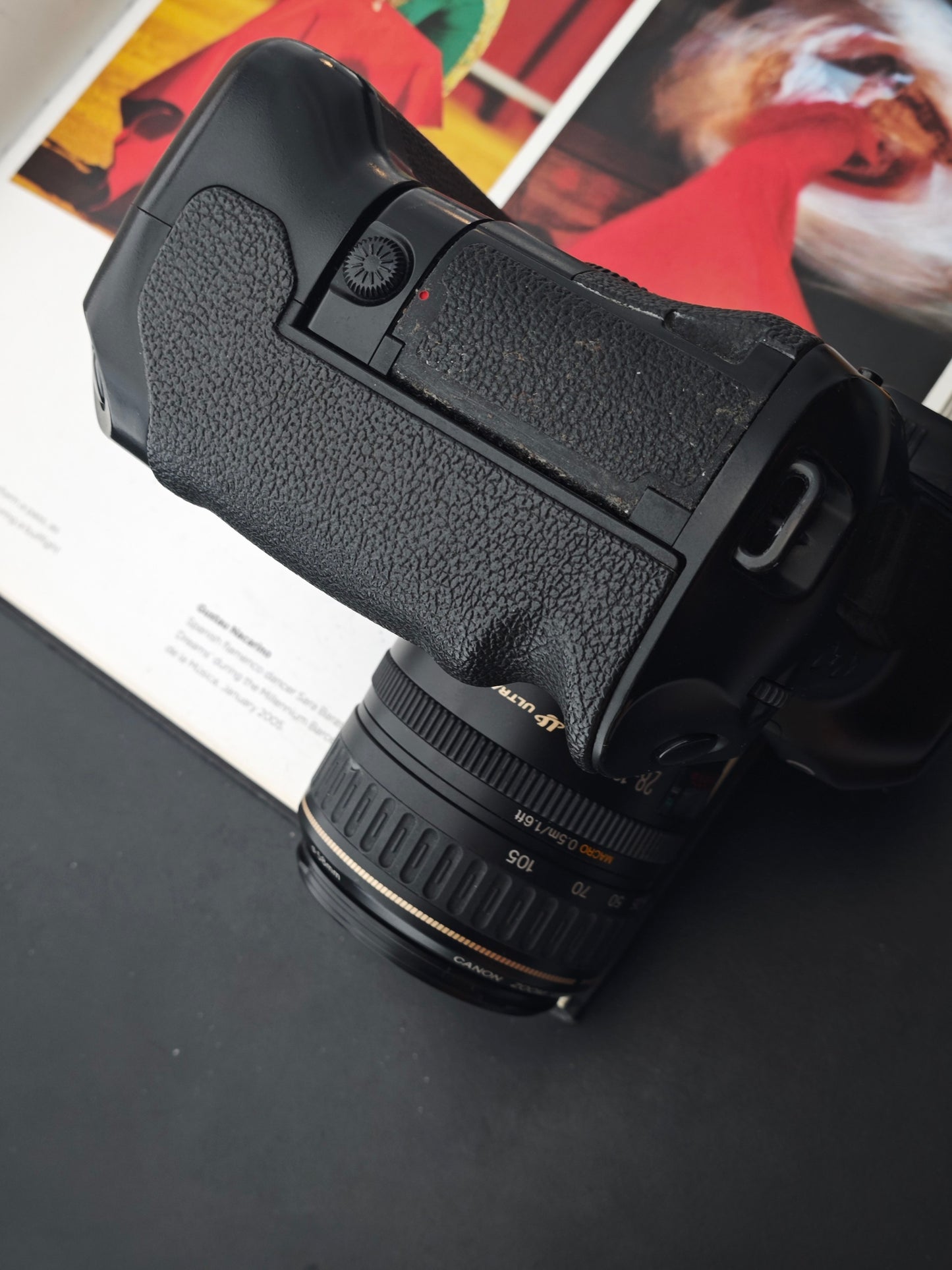 Canon EOS-1N with Canon Zoom Lens EF 28-105mm F3.5-4.5