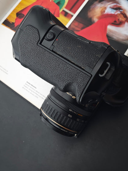 Canon EOS-1N with Canon Zoom Lens EF 28-105mm F3.5-4.5