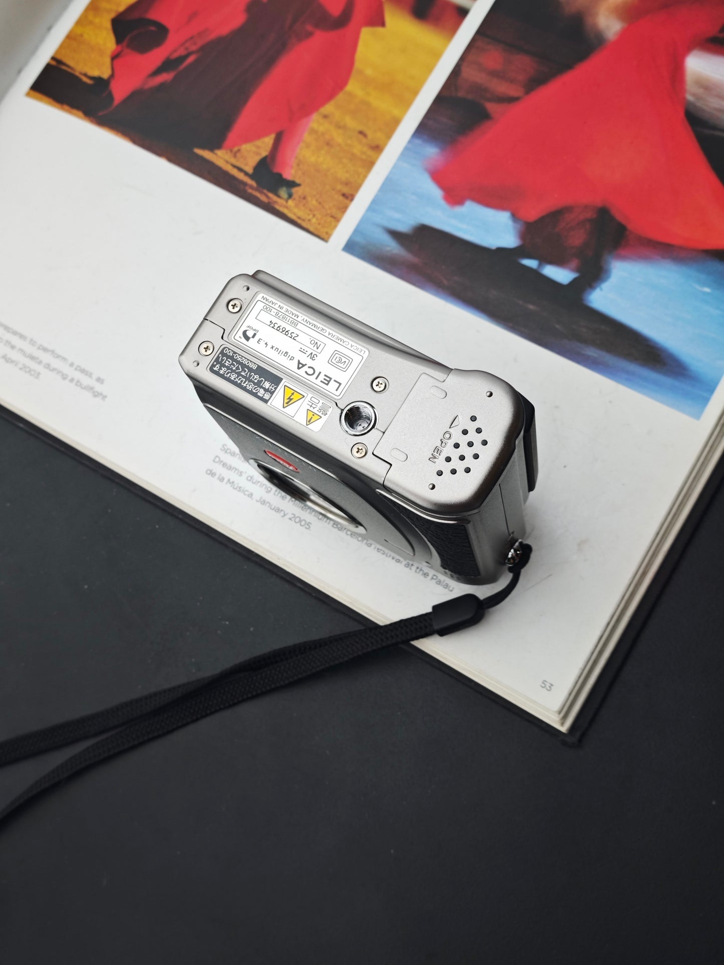 [Sold As-Is] Used Leica Digilux 4.3 Digital Camera