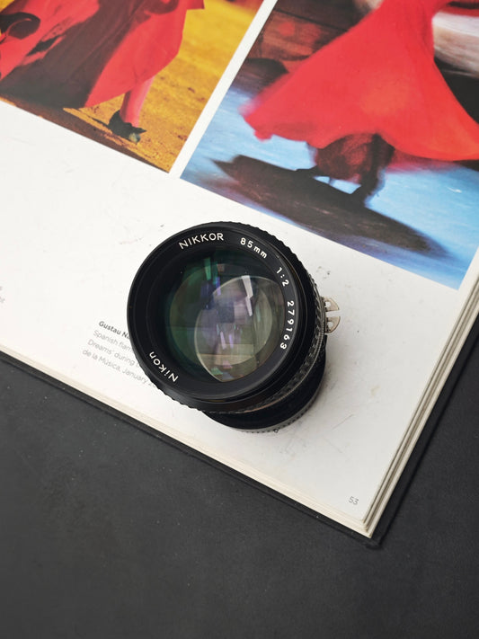Nikon Nikkor 85mm F2 Ai-S