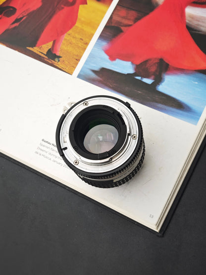 Nikon Nikkor 85mm F2 Ai-S