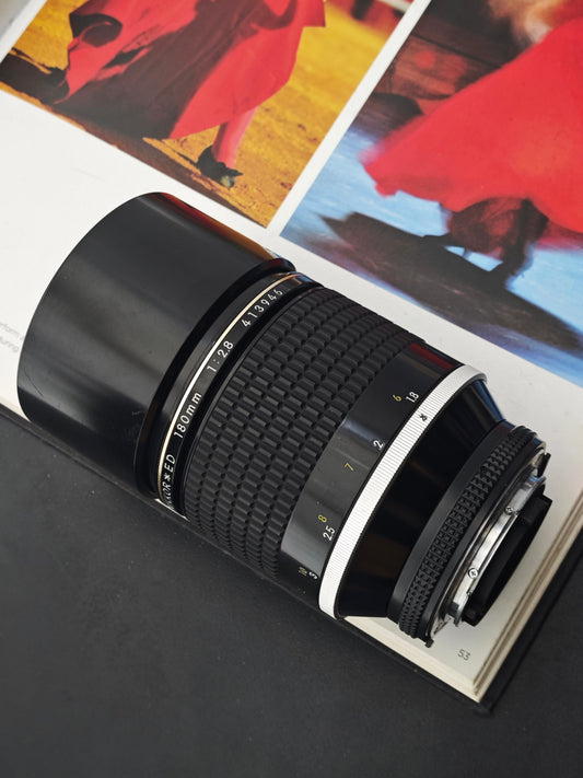 Nikon ED Nikkor 180mm F2.8 Ai-S #413946