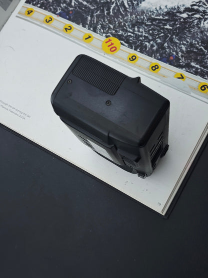 Nikon TW Zoom Quartz Date