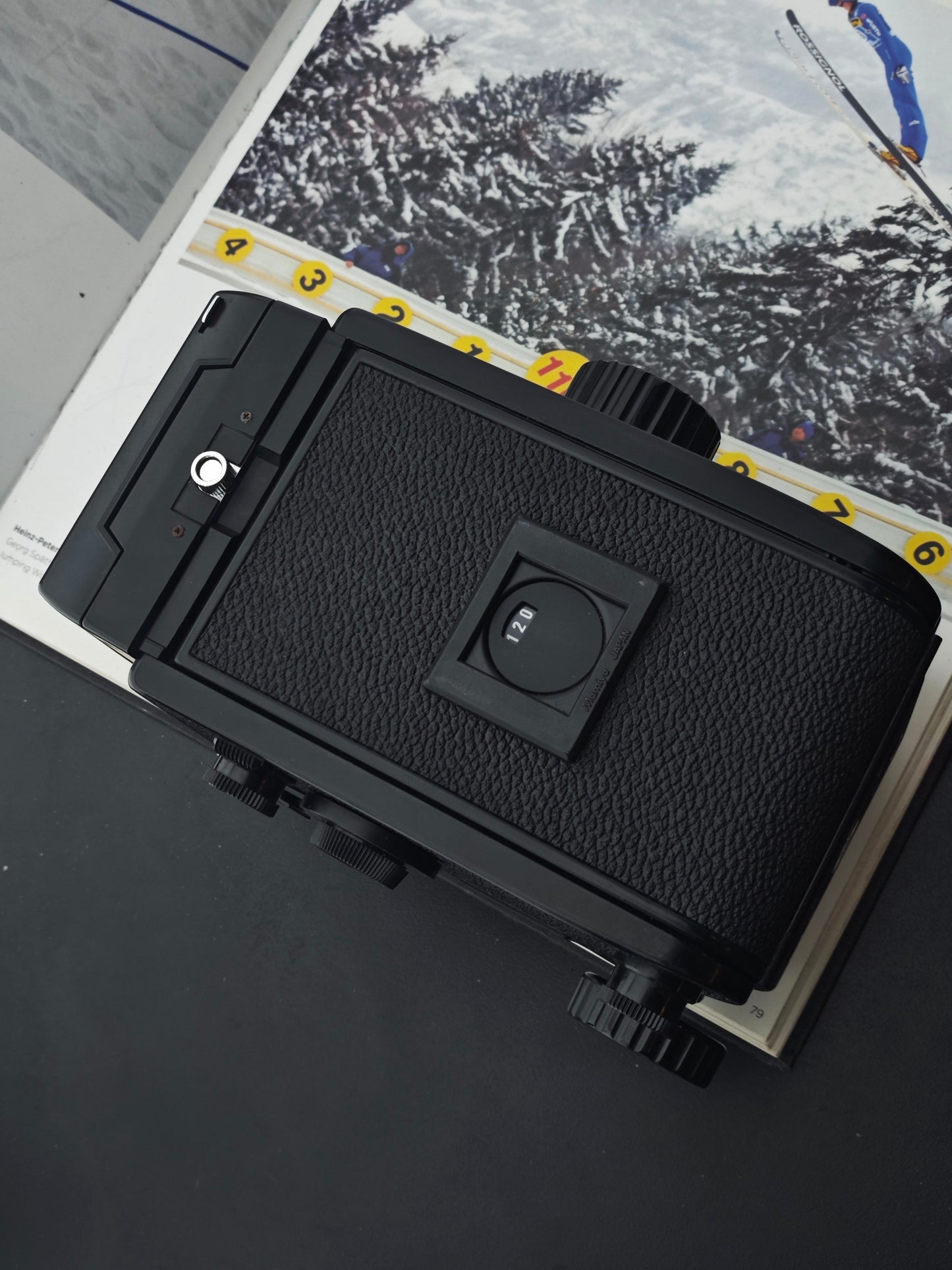 Mamiya C220 Professional F with Mamiya-Sekor DS 105mm F3.5