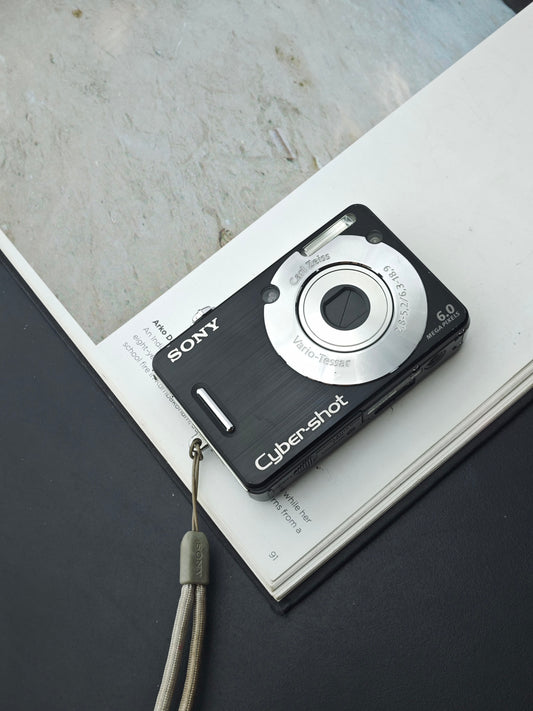 *READ* Used Sony Cyber-shot DSC-W50 black Digital Camera [JPN only, No charger]