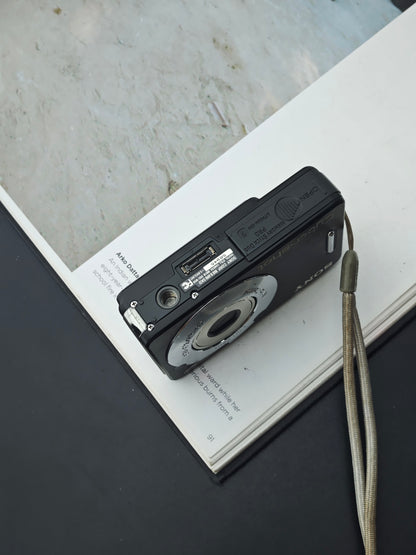 *READ* Used Sony Cyber-shot DSC-W50 black Digital Camera [JPN only, No charger]