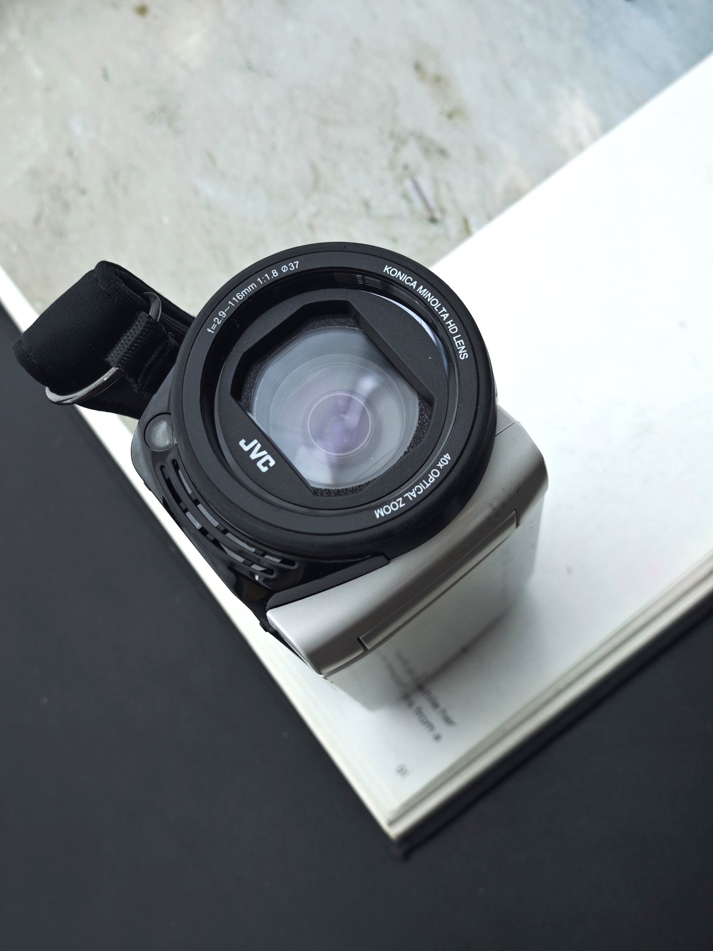 Used JVC Everio P GZ-R470-W Handycam [No charger]