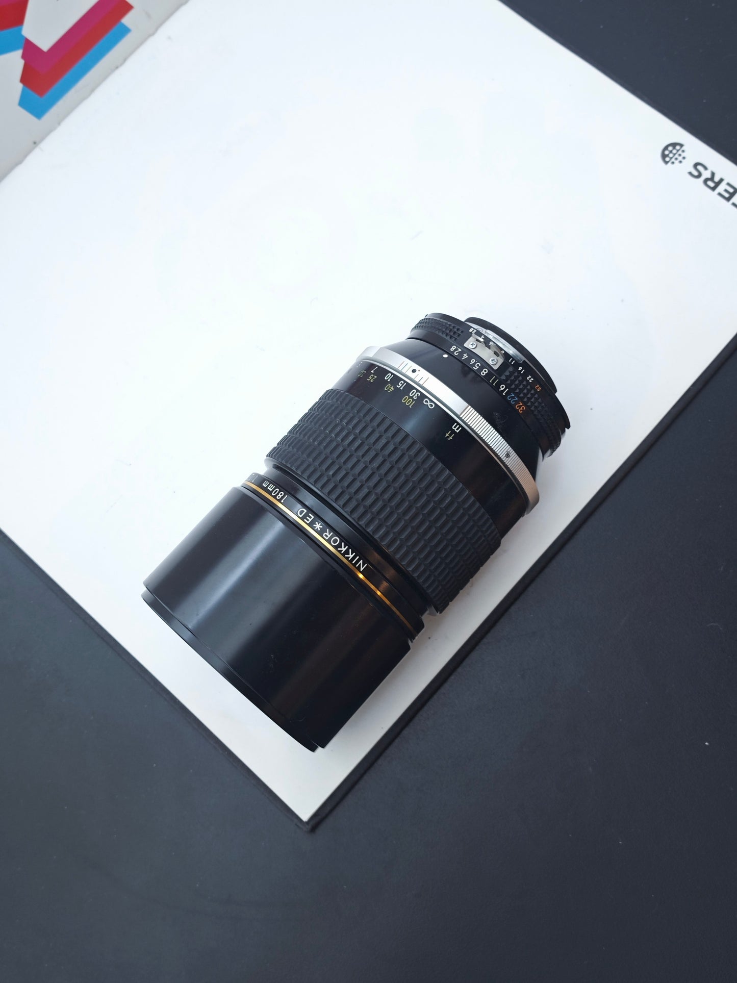 Nikon ED Nikkor 180mm F2.8 Ai-S #390381