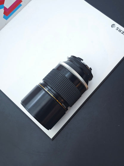 Nikon ED Nikkor 180mm F2.8 Ai-S #390381