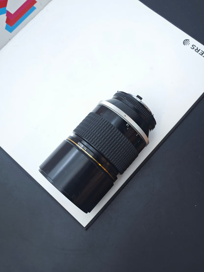 Nikon ED Nikkor 180mm F2.8 Ai-S #390381