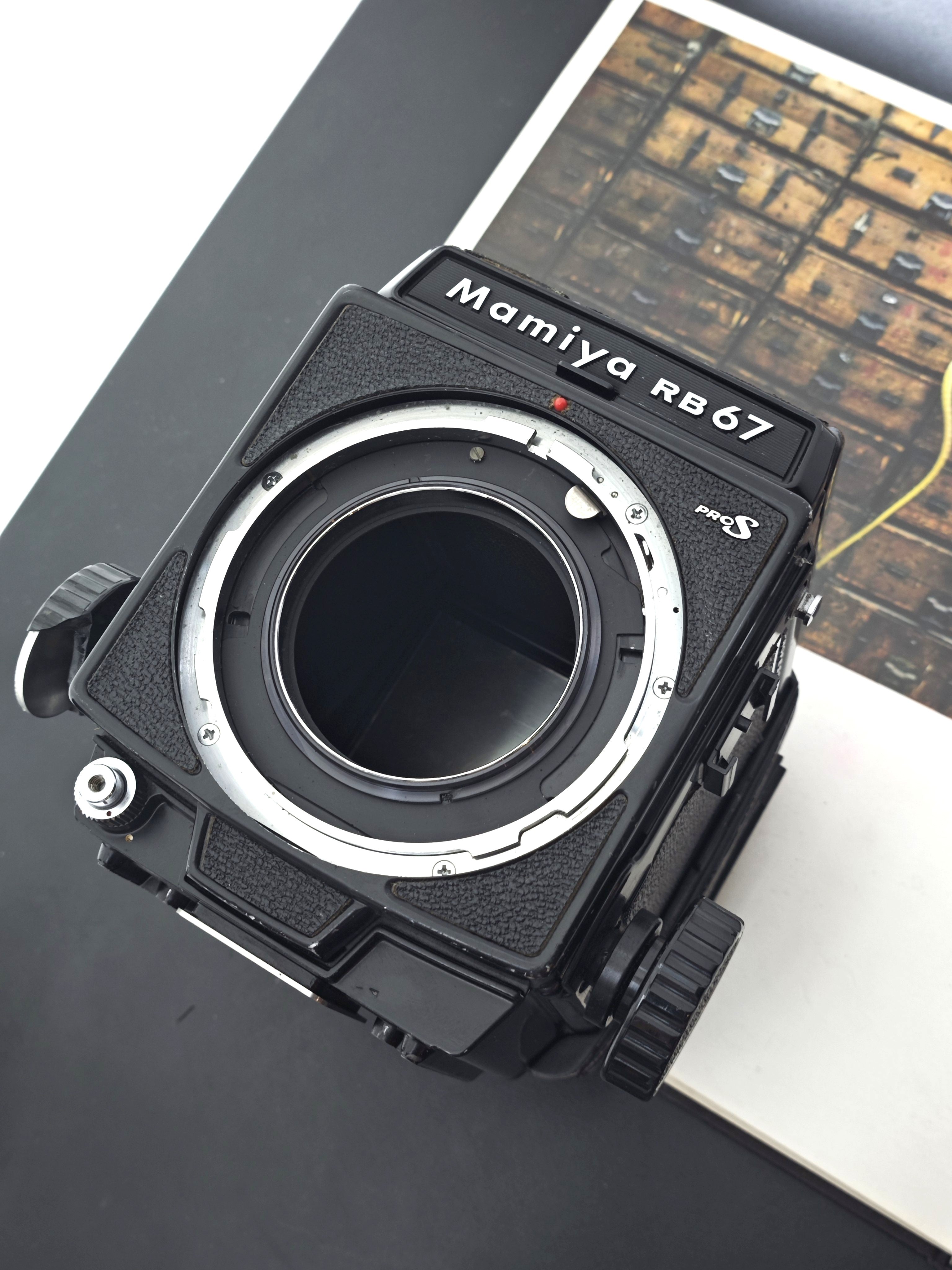MAMIYA RB67 BODY FOR PARTS OR REPAIR NEEDS A CLA MAMIYA RB67 BODY FOR PARTS OR REPAIR NEEDS A CLA